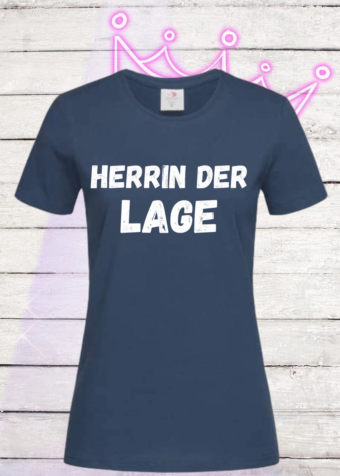 ๐ธ Herrin der Lage T-Shirt - Lustiger Chefin Spruch | Witziges Damen Freizeit Shirt ๐