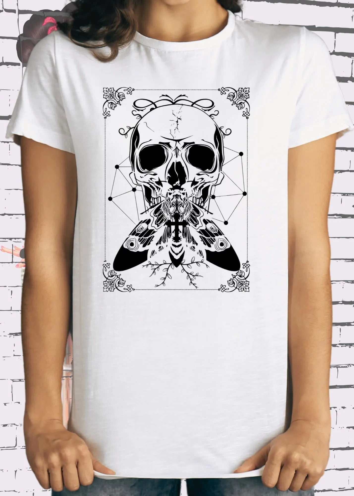 💀 Unisex T-Shirt 'Skull Totenkopf Motte Mit Kreuz' - Gothic Design Shirt ✝️