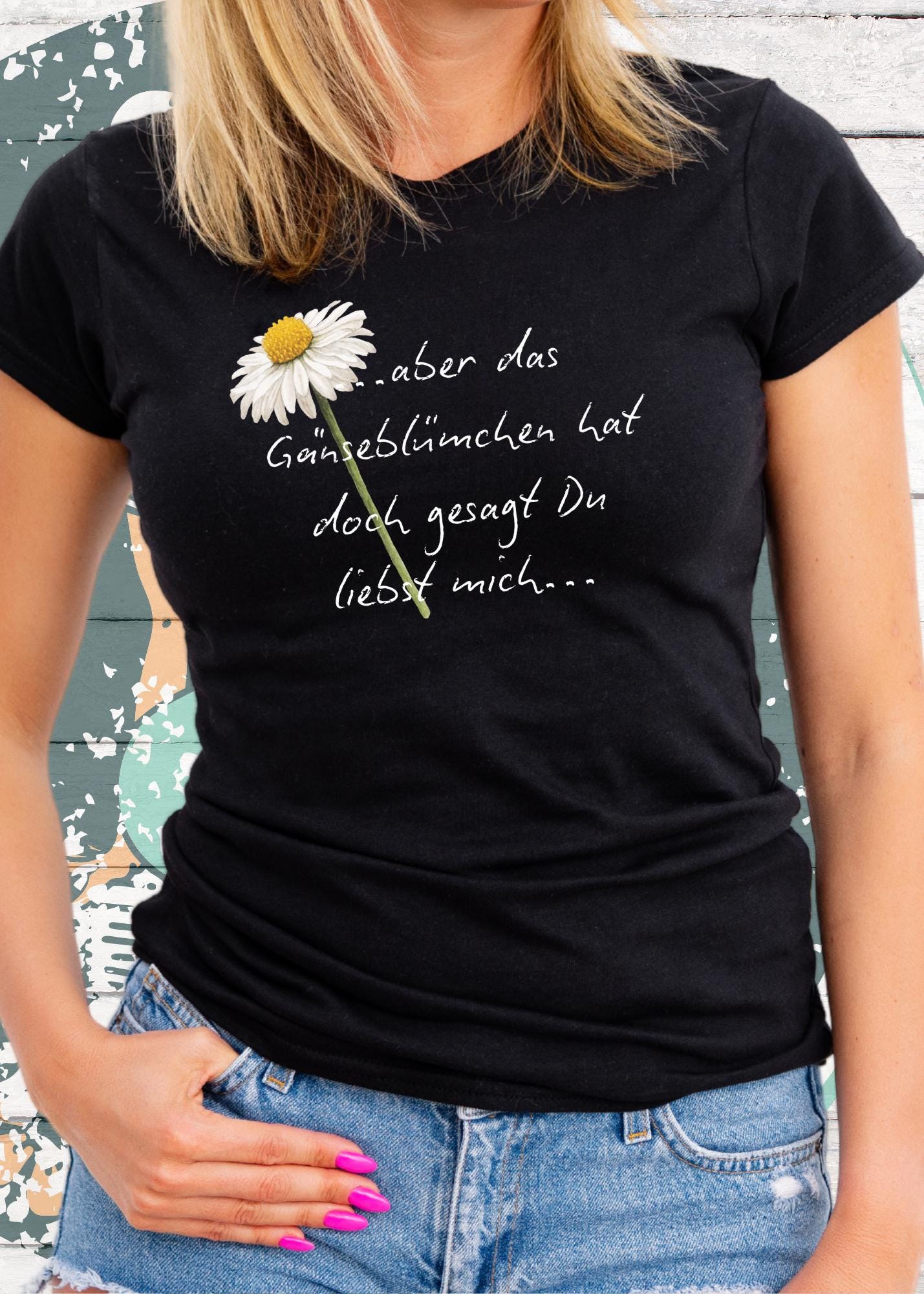🌼 Gänseblümchen T-Shirt 'Du liebst mich' - Romantisches Damen Shirt 💕