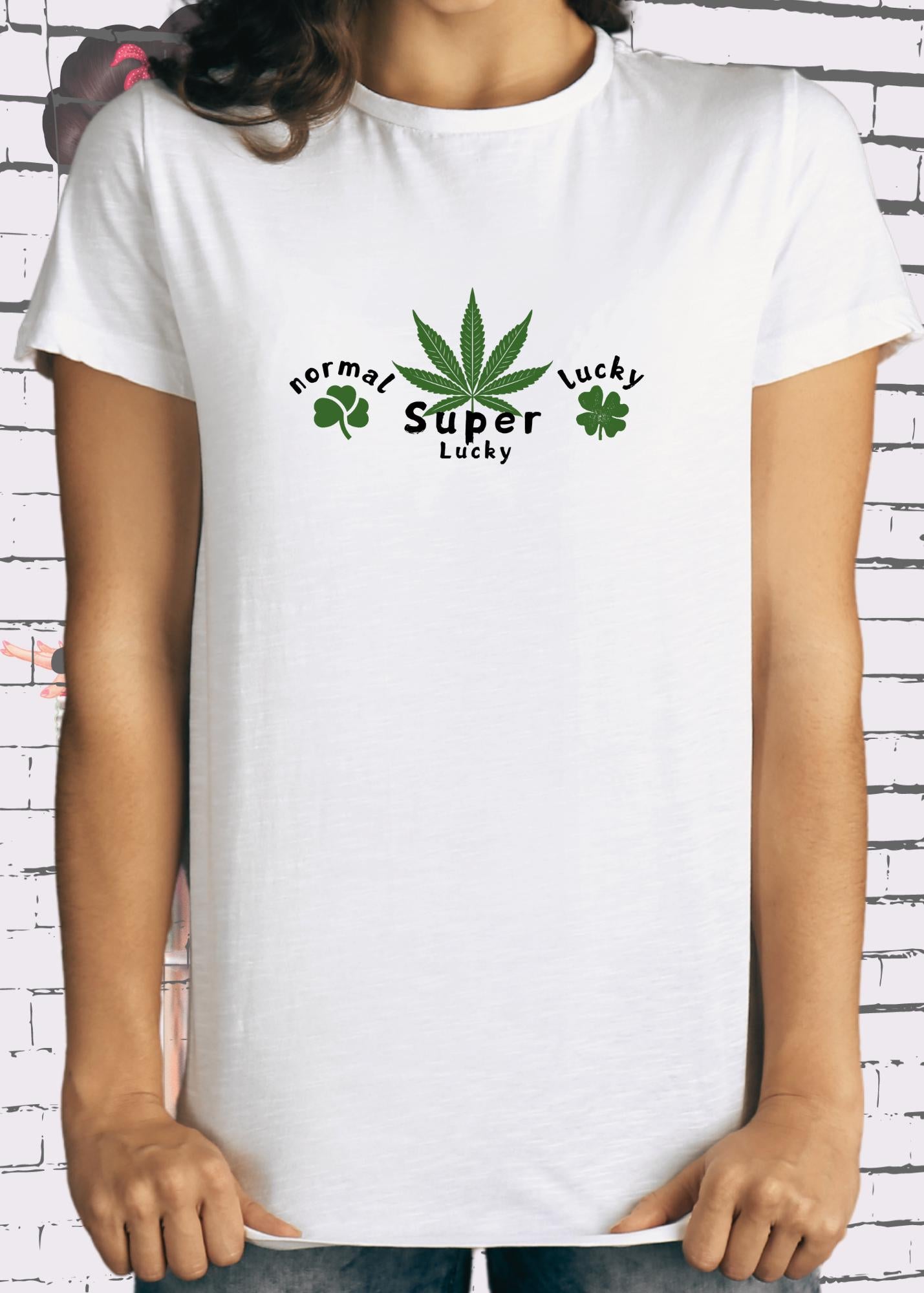 🍀 Normal Lucky Super Lucky! - Witziges Unisex T-Shirt mit Spruch 😂✨