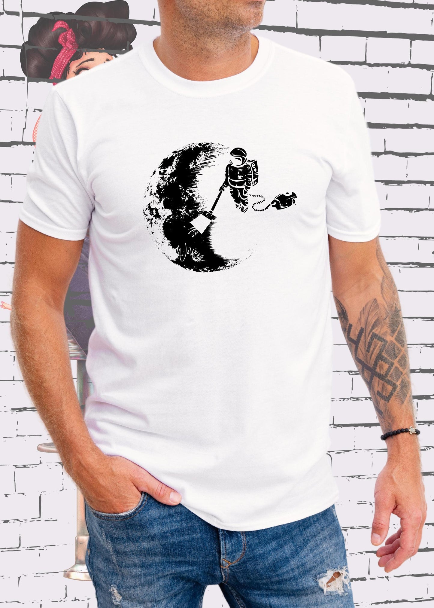 π T-Shirt Mond mit Astronaut der Mond mit Staubsauger Staub saugt π Personalisierbar Witziges T-Shirt π Geschenkidee Lustiges Unisex T-Shirt β¨