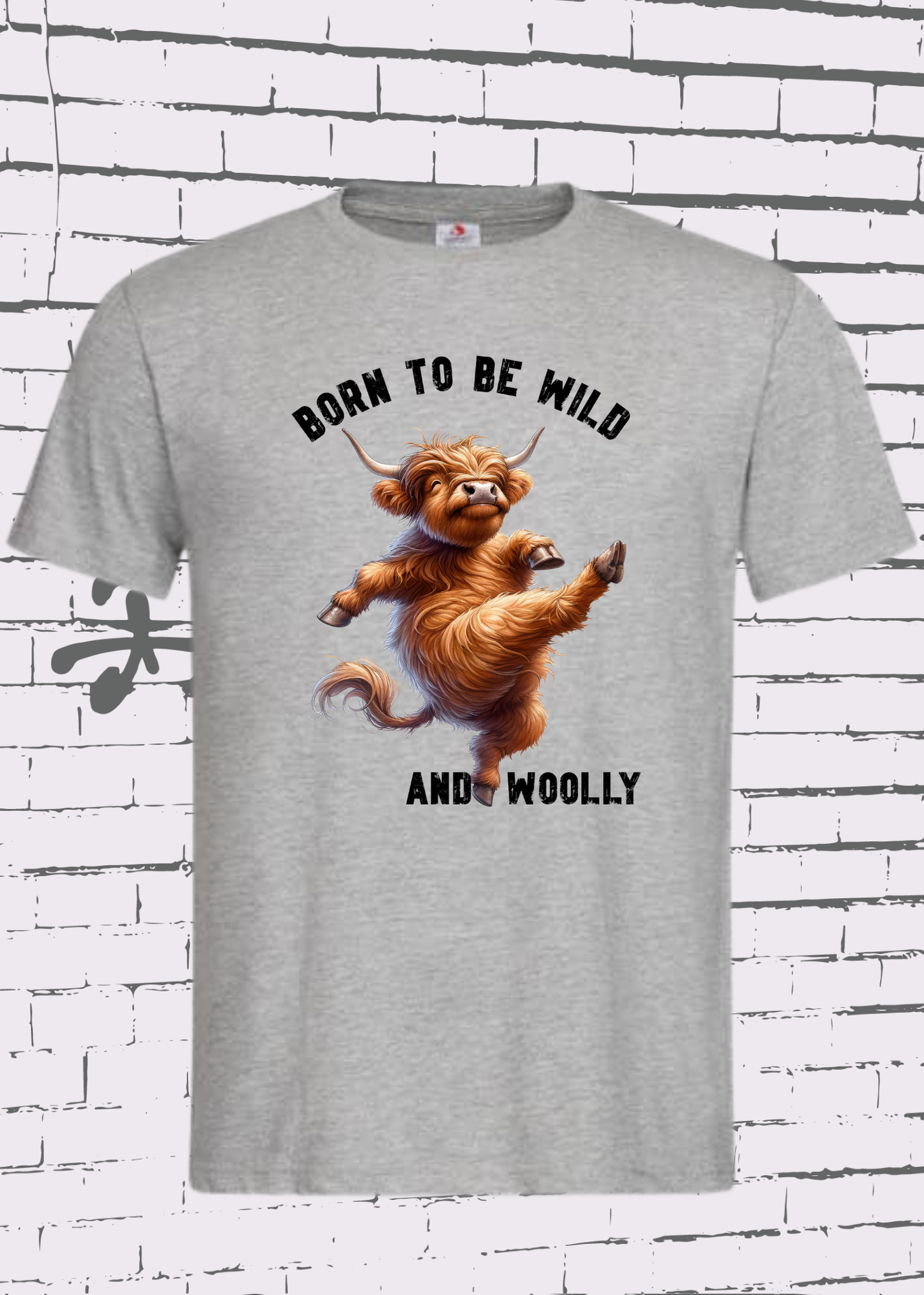 π Highland Kuh T-Shirt 'Born to be Wild... and Woolly' - Sarkastisches Faulpelz Design