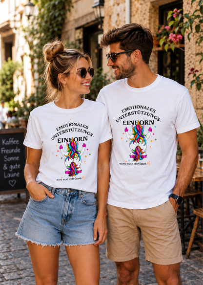 Tragebeispiel: Emotionales Unterstützungs-Einhorn T-Shirt in White.