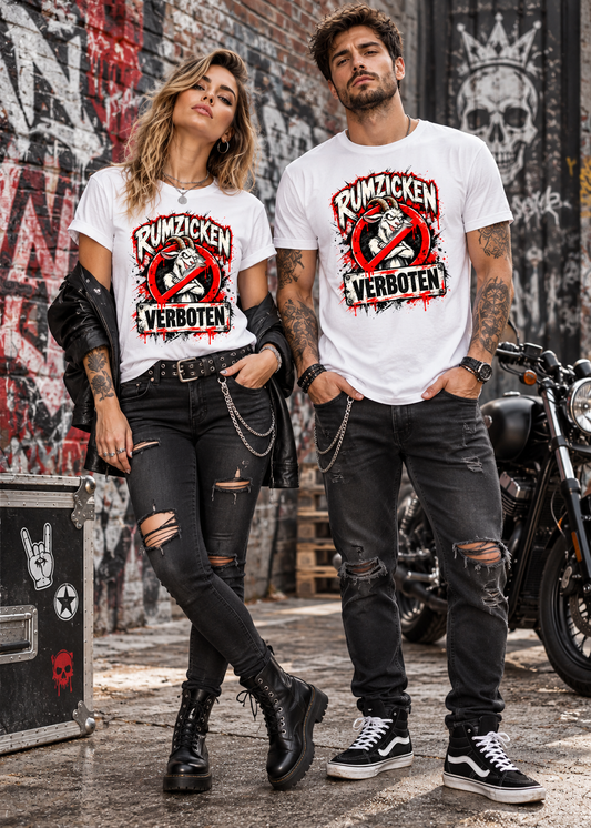 Tragebeispiel: Unisex-T-Shirt „Rumzicken verboten“ in White.