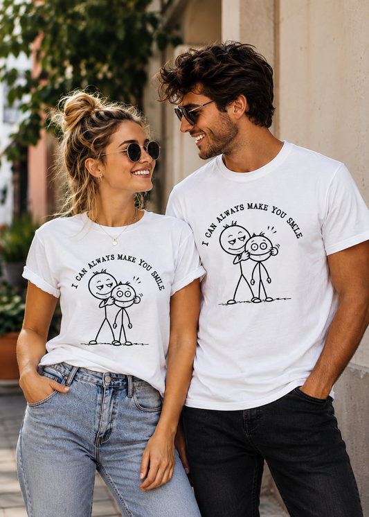 Tragebeispiel: Unisex-T-Shirt „I Can Always Make You Smile Shirt“ in White.