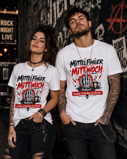 Frau und Mann im modernen rockigen Stil tragen weiße „Mittelfinger Mittwoch“-T-Shirts vor einer dunklen Punk- und Graffitiwand.