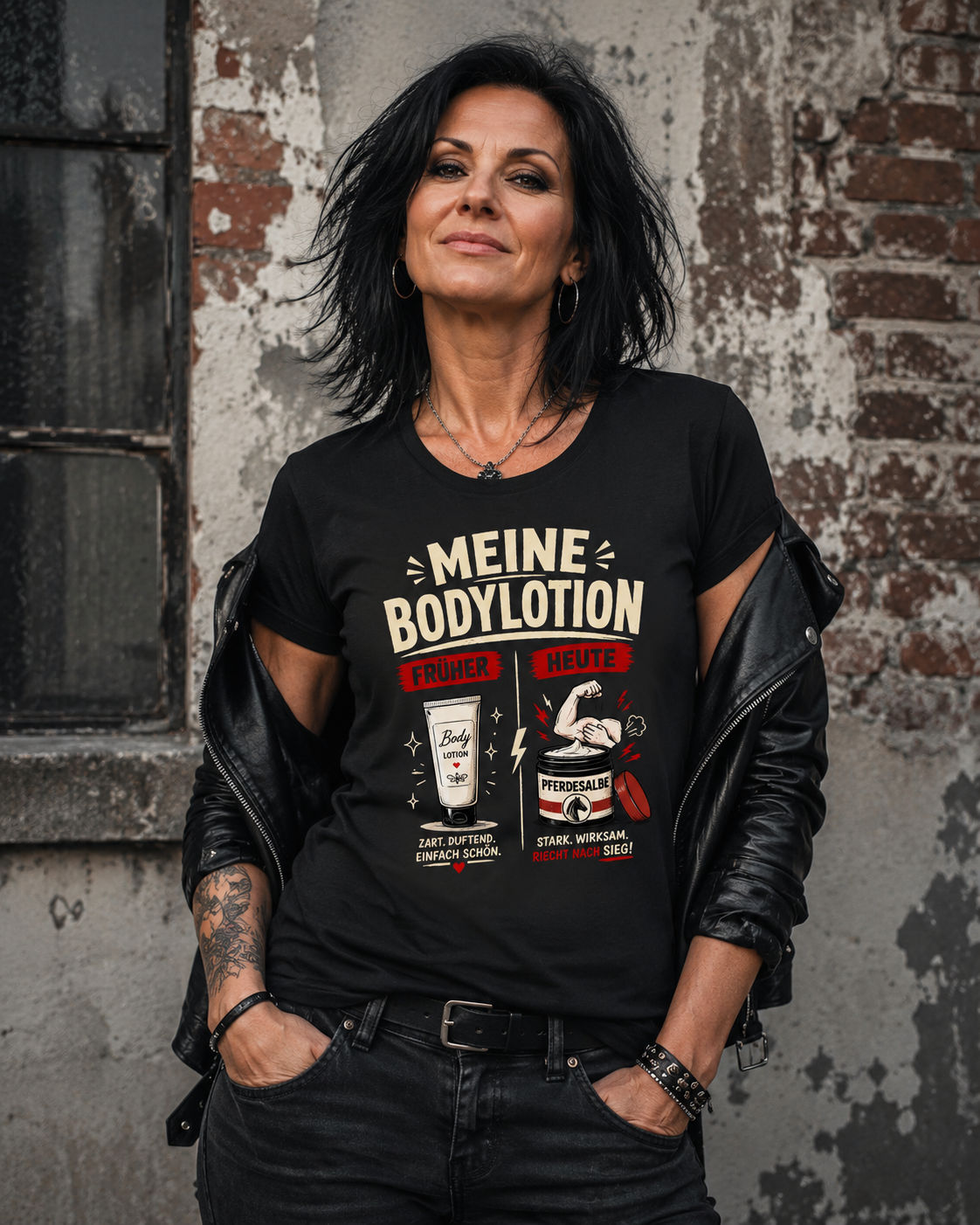 Lustiges Damen-T-Shirt mit dem Spruch „Meine Bodylotion – früher Bodylotion, heute Pferdesalbe“. Perfekt für starke Frauen, die über das Älterwerden lachen können.