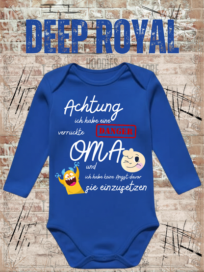 Baby Body Achtung Verrückte Oma | Lustiger Babybody für Enkel | Geschenk zur Geburt & Taufe