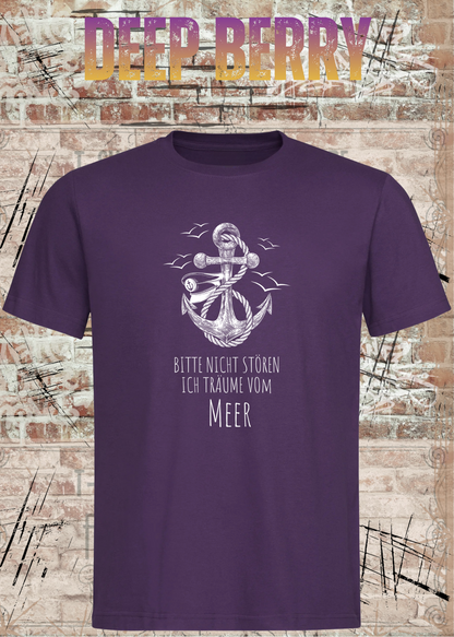 Unisex-T-Shirt „Bitte nicht stören, ich träume vom Meer“ in Deep Berry.