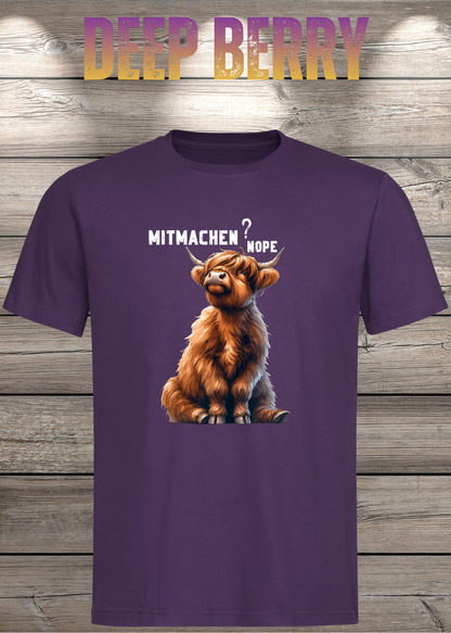 Unisex-T-Shirt „Mitmachen? NOPE.“ in Deep Berry.