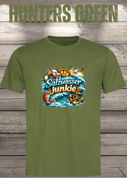 Salzwasser-Junkie Unisex T-Shirt in Hunters Green.