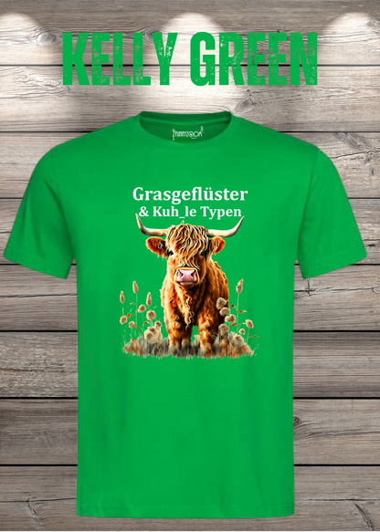 Unisex-T-Shirt „Grasgeflüster & Kuh_le Typen“ in Kelly Green.