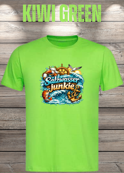 Salzwasser-Junkie Unisex T-Shirt in Kiwi Green.