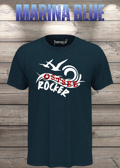Unisex-T-Shirt „Ostsee Rocker“ in Marina Blue.