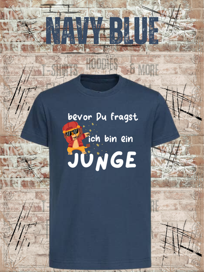 Kinder-T-Shirt „Bevor Du fragst – ich bin ein Junge!“ in Navy Blue.