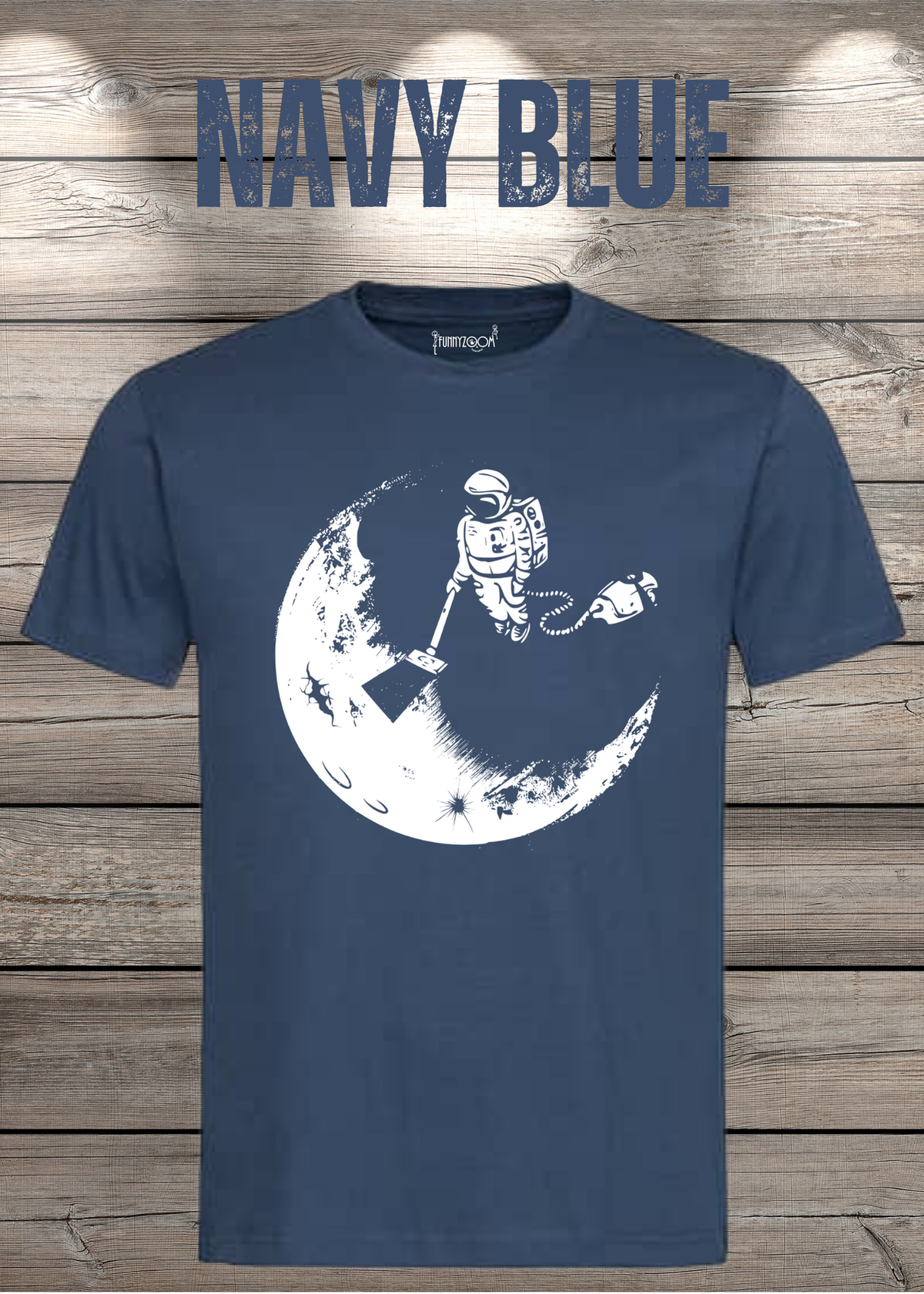 T-Shirt Mond mit Astronaut der Mond mit Staubsauger Staub saugt in Navy Blue.