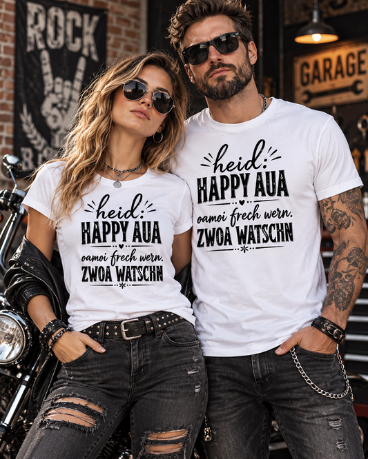 Tragebeispiel: Unisex-T-Shirt „Heid: Happy Aua“ in White.