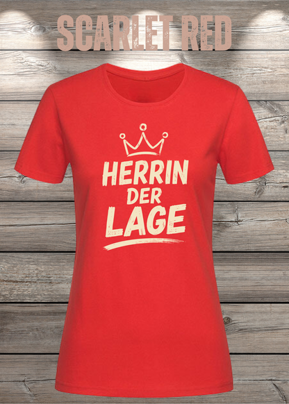 Damen-T-Shirt „Herrin der Lage“ in Scarlet Red.