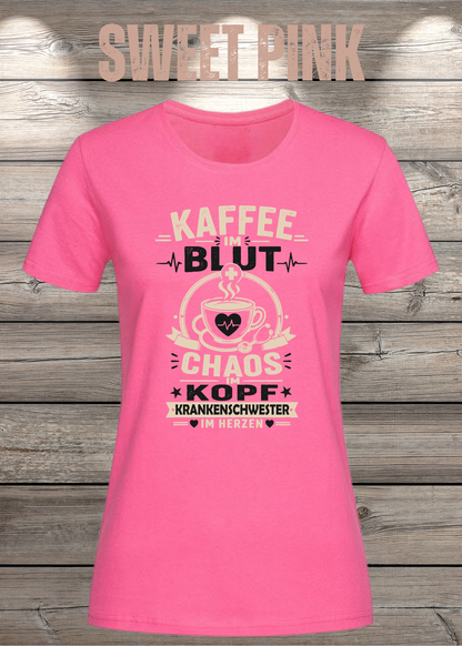 Krankenschwester T-Shirt – Kaffee im Blut, Chaos im Kopf