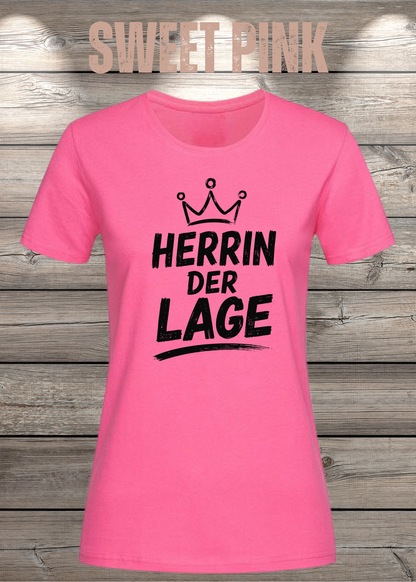 Damen-T-Shirt „Herrin der Lage“ in Sweet Pink.