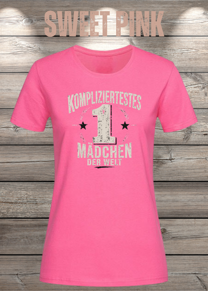 Damen-T-Shirt „Kompliziertestes Mädchen der Welt“ in Sweet Pink.