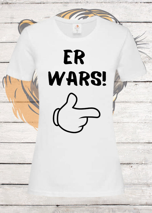 👉 Damen Paar T-Shirt 'Er war es!' - Lustiges Zeigefinger Partnershirt 😂