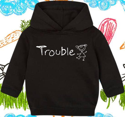 Baby Hoodie Trouble für Mädchen 6–24 Monate | Süßer Baby Kapuzenpullover | Geschenk zur Geburt & Taufe