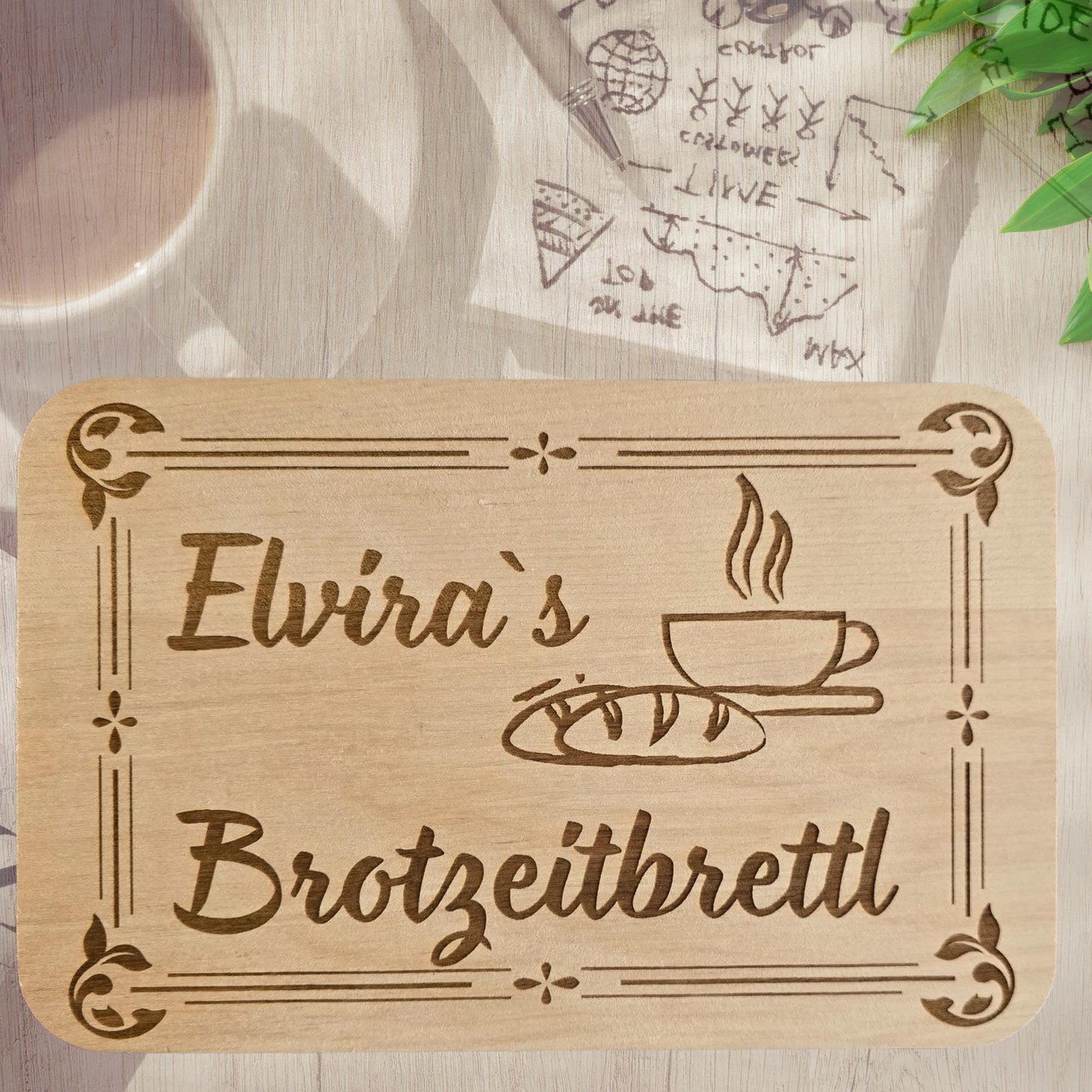 Frühstücksbrettchen Brotzeitbrettl mit Namen Vesperteller Holz personalisierbar Schneidebrett Geschenkidee