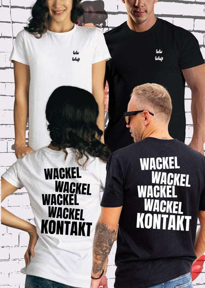 Weiße und schwarze T-Shirts „Wackelkontakt“ mit kleinem Brustmotiv und großem Schriftzug auf der Rückseite.