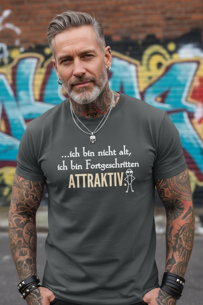 Mann im Rocker-Style mit Fortgeschritten Attraktiv T-Shirt
