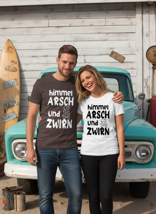 Mann und Frau mit "Himmel Arsch und Zwirn" T-Shirts