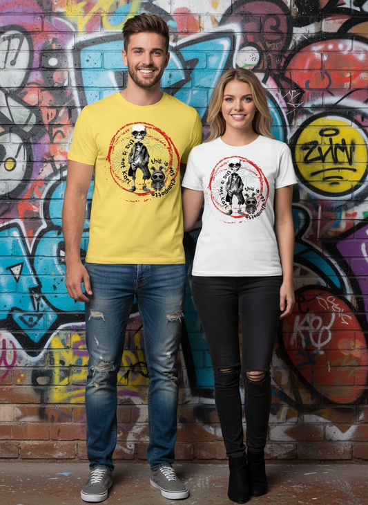 Mann und Frau mit Skelett T-Shirts