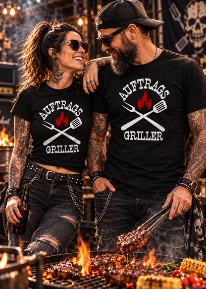 Tragebeispiel: Auftrags-Griller T-Shirt in Black Opal.