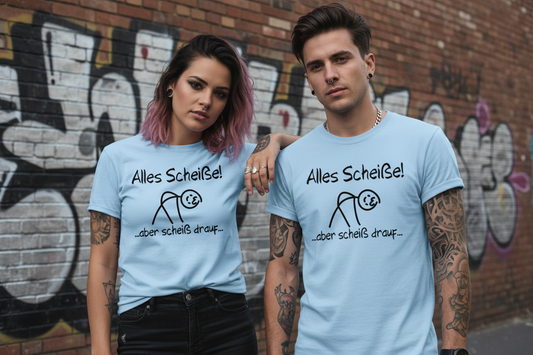Rocker Paar mit Alles Scheiße T-Shirts